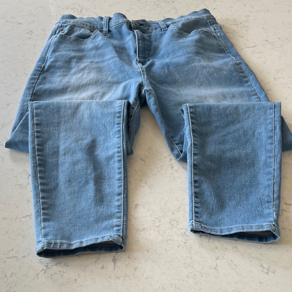 Curve Appeal Pair of Light & Medium Wash Blue Denim Jeans size 14 - Picture 11 of 14